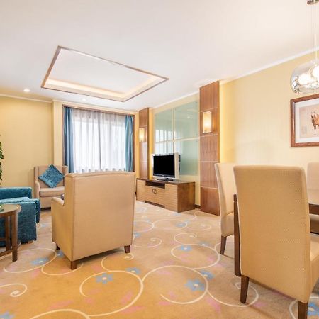 Holiday Inn Beijing Downtown Екстер'єр фото