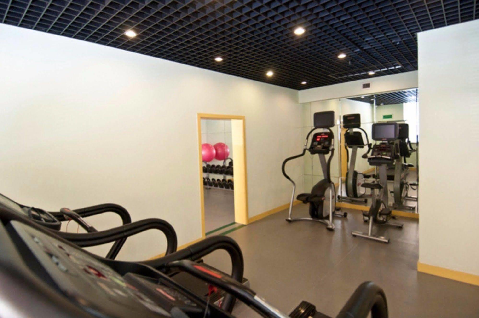Holiday Inn Beijing Downtown Екстер'єр фото