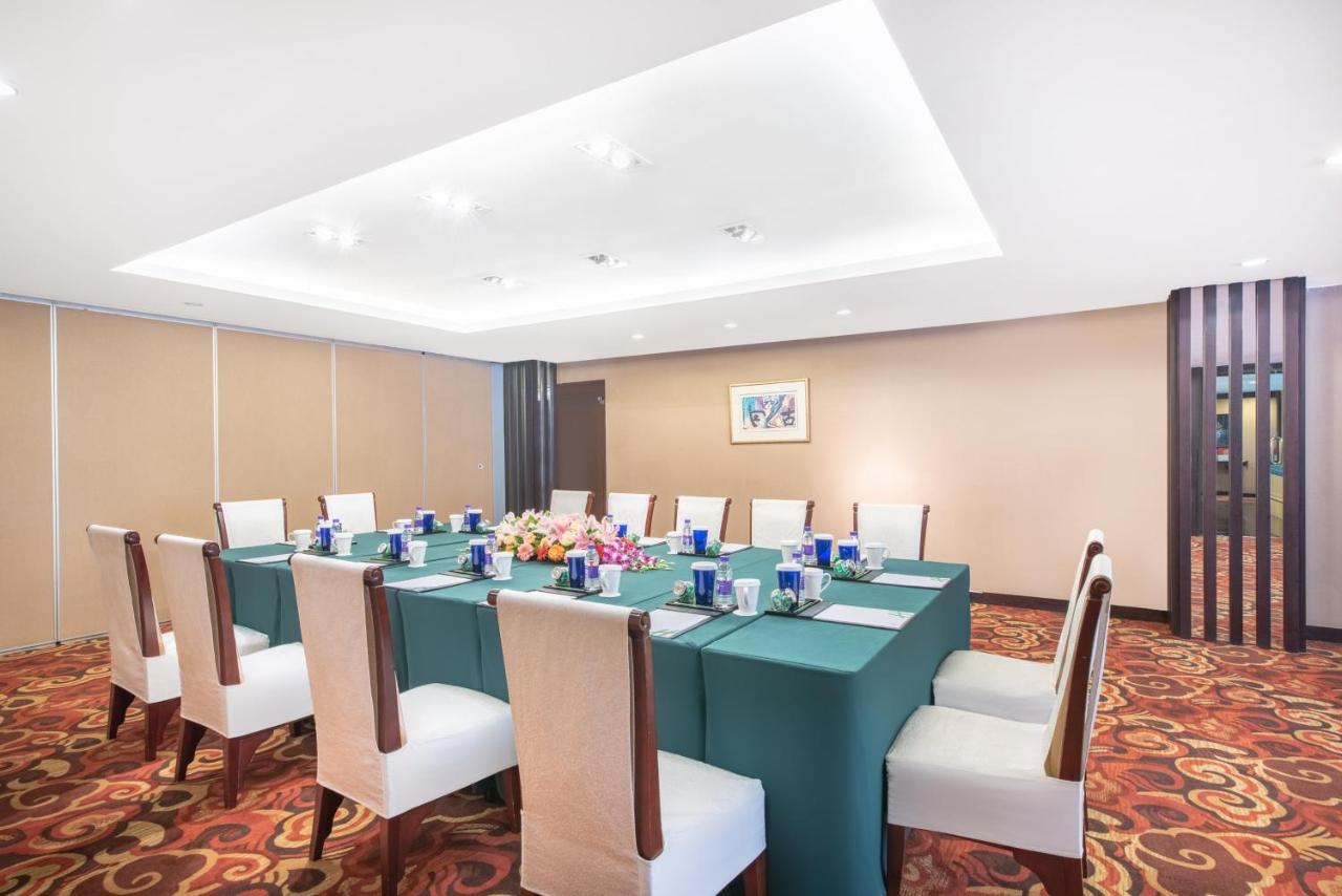 Holiday Inn Beijing Downtown Екстер'єр фото